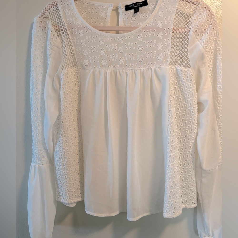 Romeo and Juliet Couture brand long sleeve white top